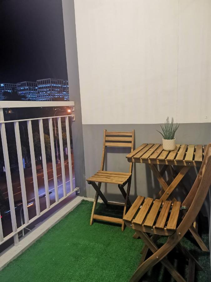 455B Shell Spacious Room Moa City View Manila Kültér fotó